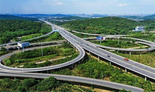 龙城钢筋套筒应用于高速公路
